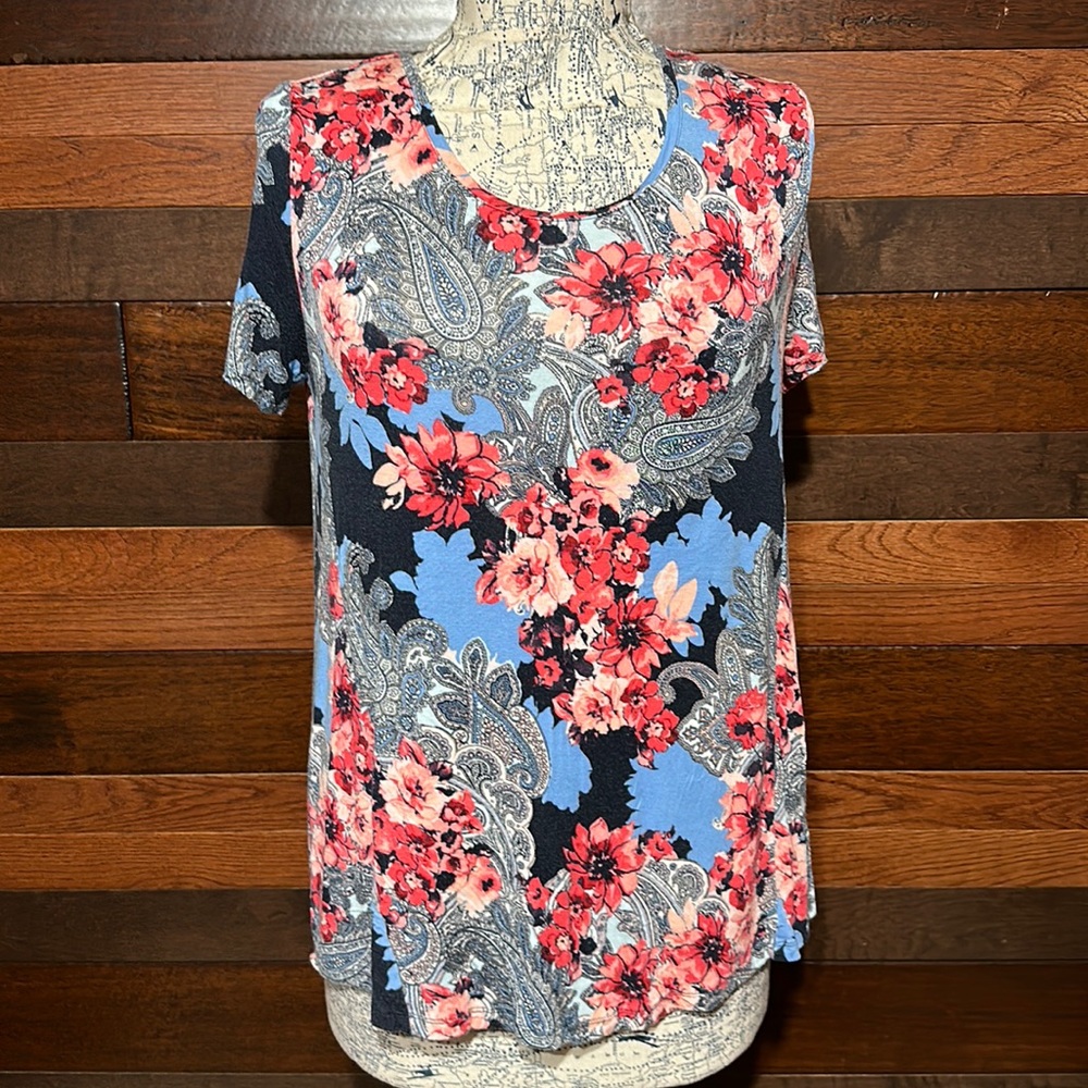 EST. 1946 Scoop Neck Short Sleeve Floral Paisley Print Tee Shirt